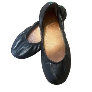TIEKS black shoes size 6